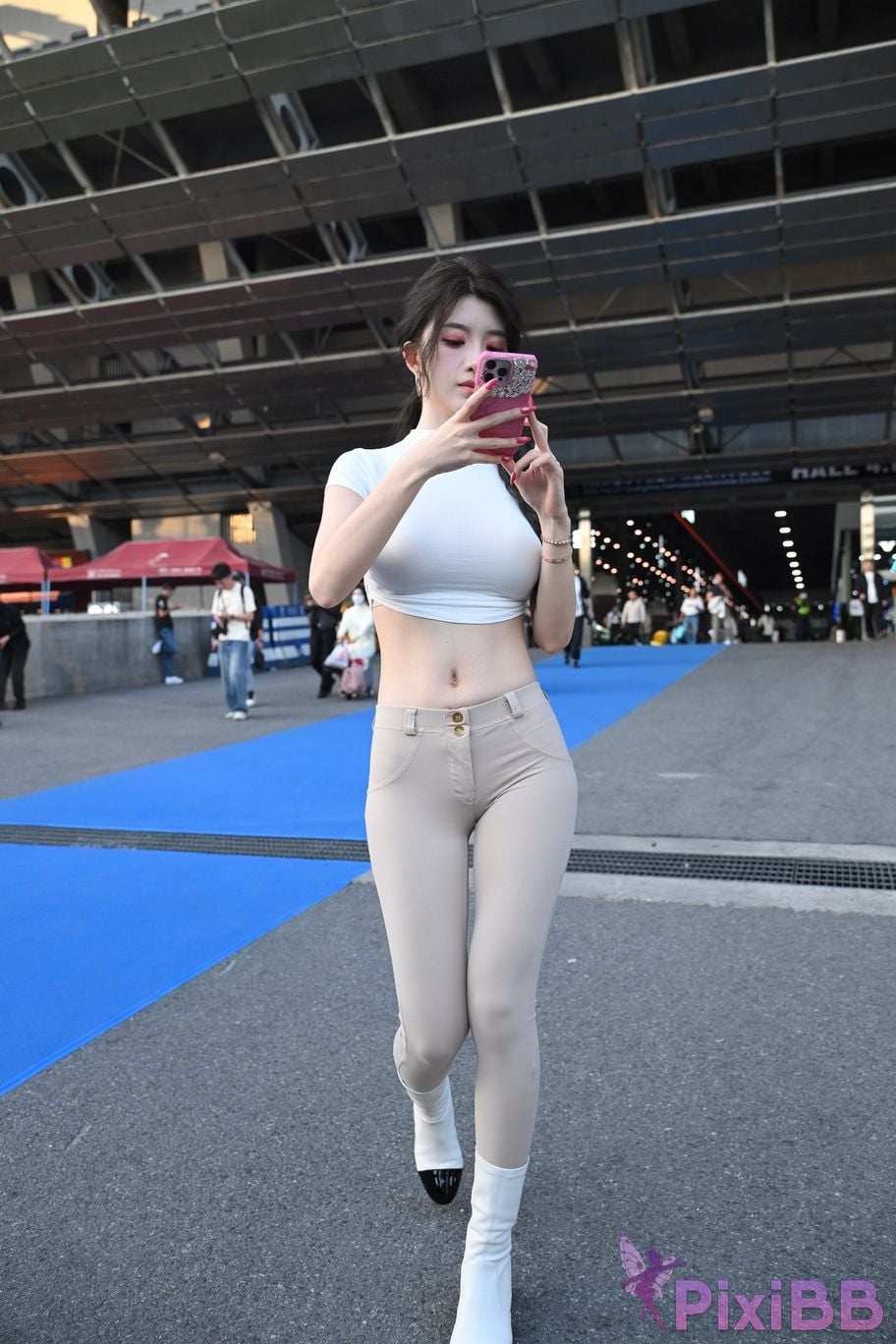Featured Street Photography Works No.5753 Plump peach pants BB Sauce PixiBB.COM 012