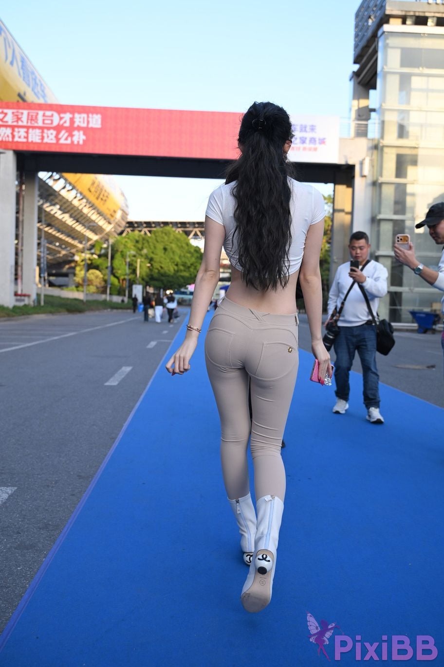 Featured Street Photography Works No.5753 Plump peach pants BB Sauce PixiBB.COM 051