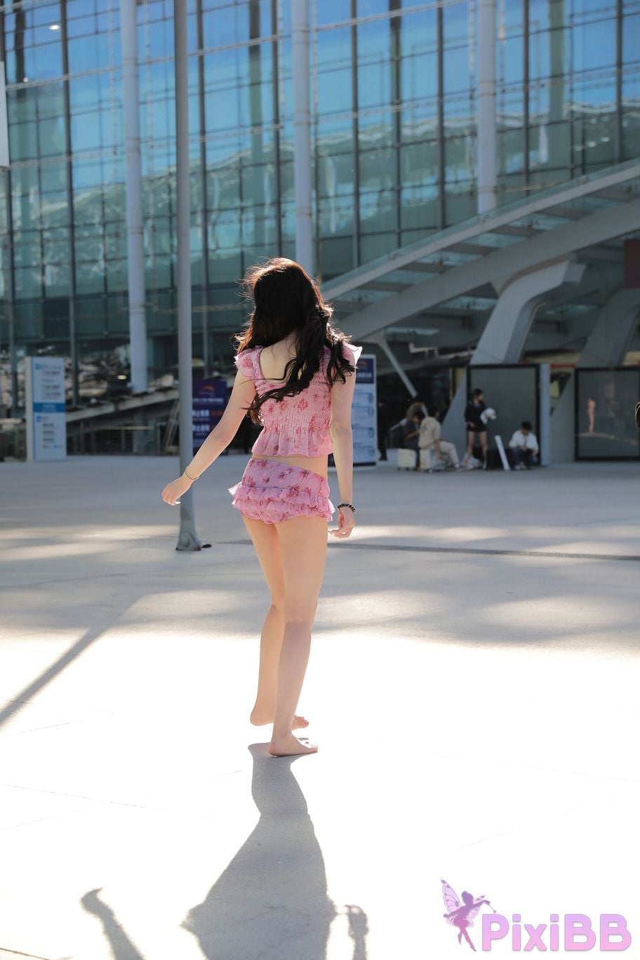 Featured Street Photography Works No.5757 Sexy pink hot pants Xiao Sijia PixiBB.COM 004