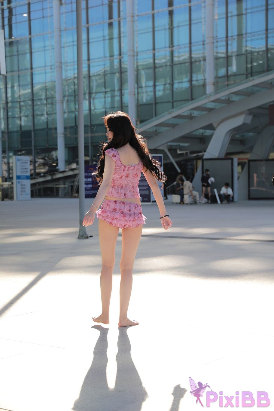 Featured Street Photography Works No.5757 Sexy pink hot pants Xiao Sijia PixiBB.COM 005