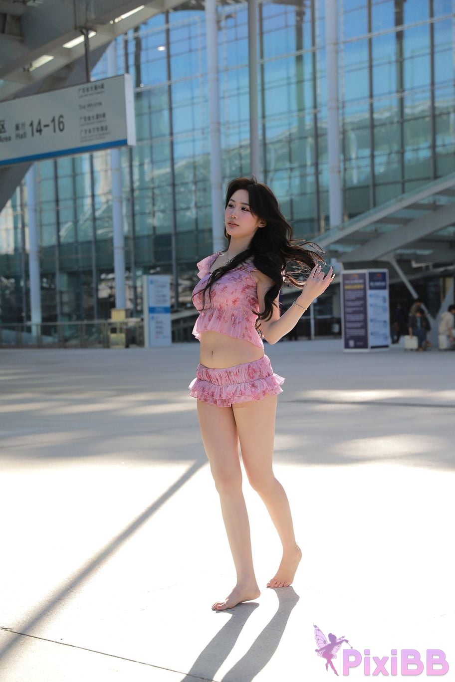 Featured Street Photography Works No.5757 Sexy pink hot pants Xiao Sijia PixiBB.COM 014