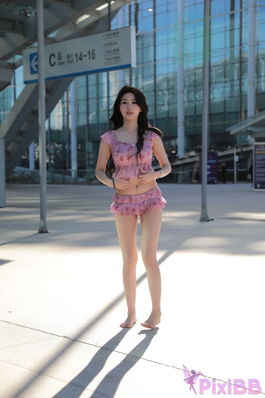 Featured Street Photography Works No.5757 Sexy pink hot pants Xiao Sijia PixiBB.COM 018
