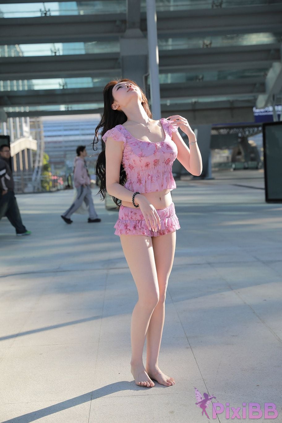 Featured Street Photography Works No.5757 Sexy pink hot pants Xiao Sijia PixiBB.COM 024