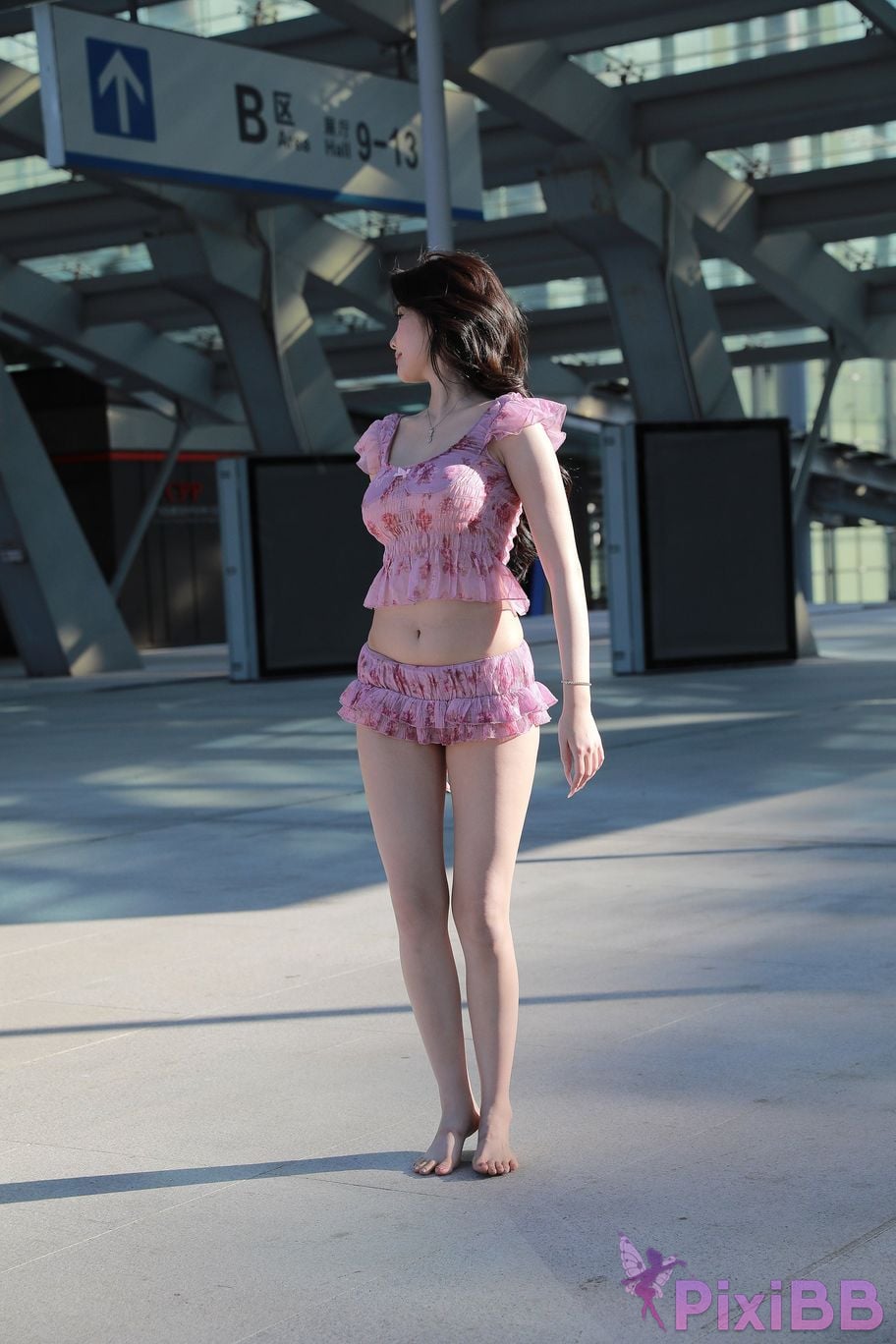 Featured Street Photography Works No.5757 Sexy pink hot pants Xiao Sijia PixiBB.COM 029