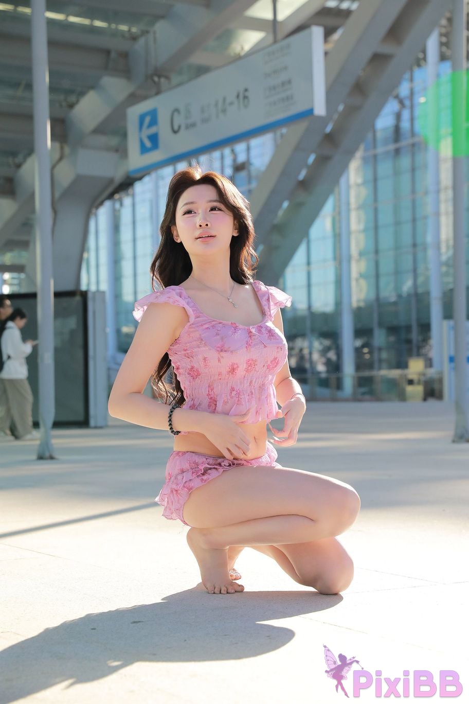 Featured Street Photography Works No.5757 Sexy pink hot pants Xiao Sijia PixiBB.COM 053