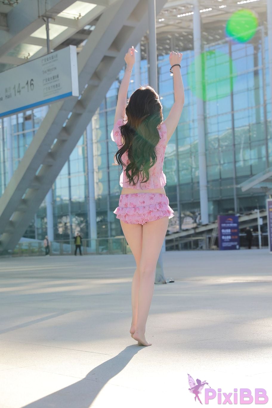 Featured Street Photography Works No.5757 Sexy pink hot pants Xiao Sijia PixiBB.COM 077