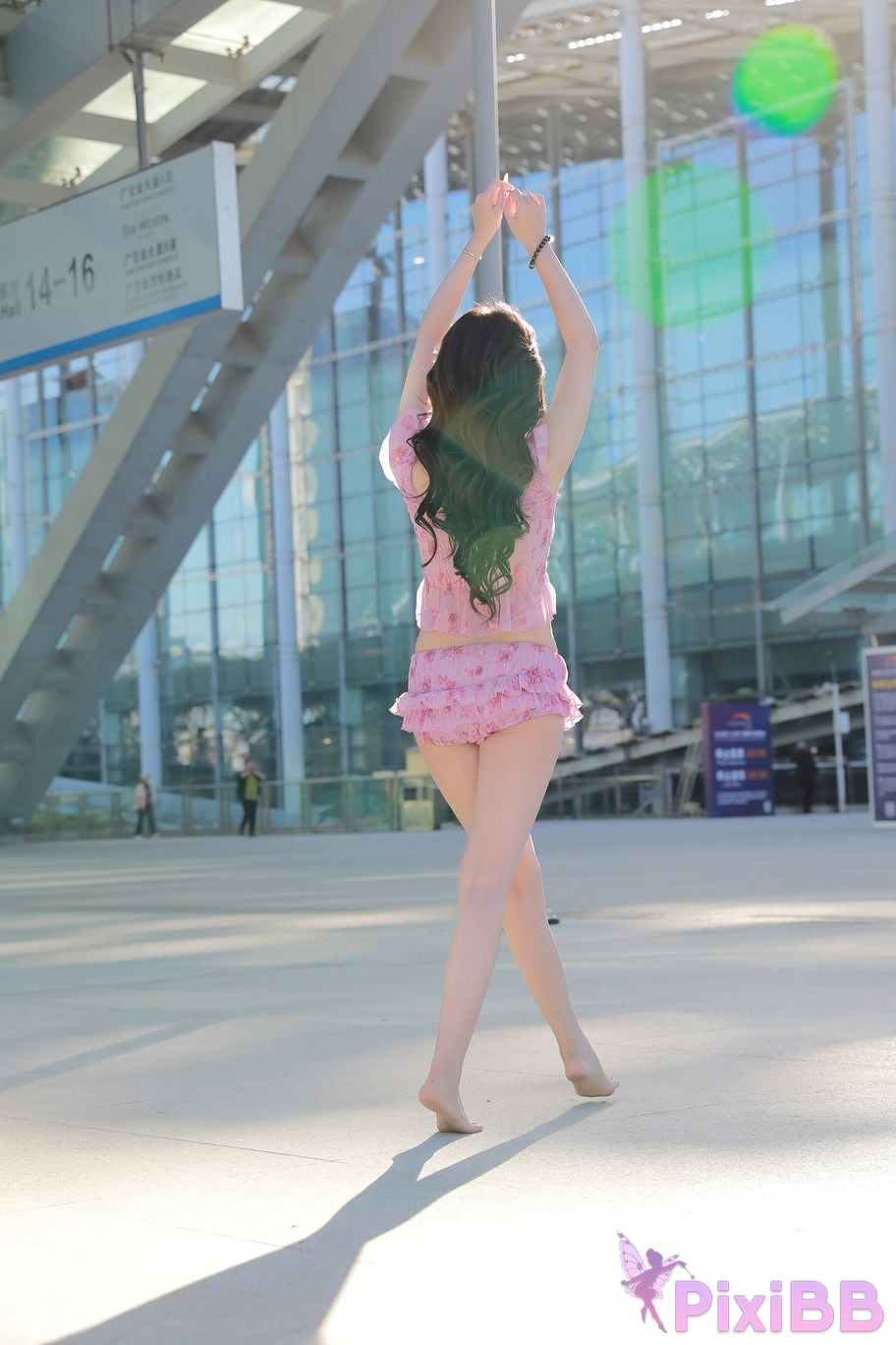 Featured Street Photography Works No.5757 Sexy pink hot pants Xiao Sijia PixiBB.COM 078