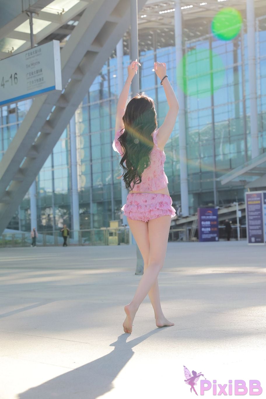 Featured Street Photography Works No.5757 Sexy pink hot pants Xiao Sijia PixiBB.COM 079