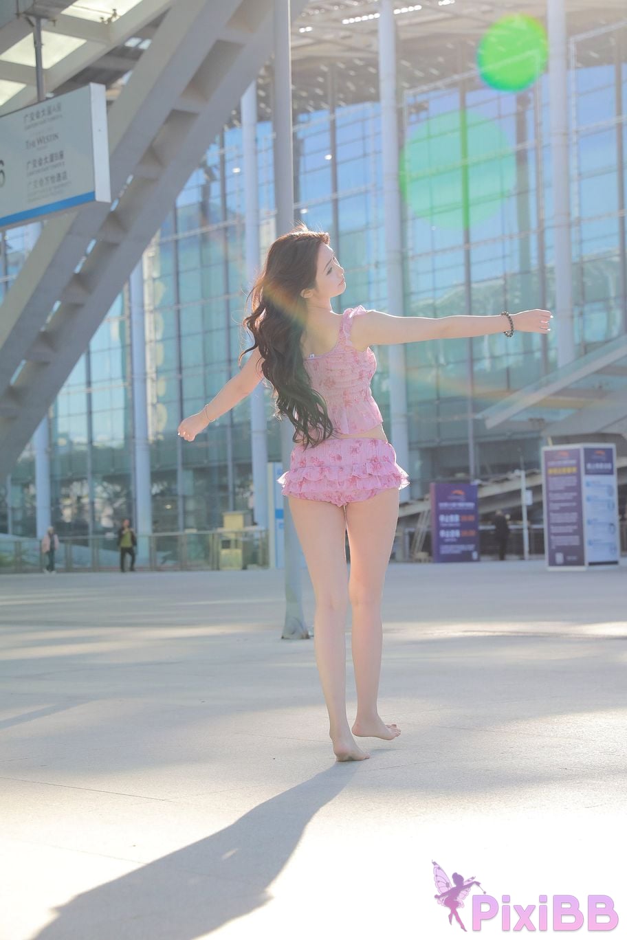 Featured Street Photography Works No.5757 Sexy pink hot pants Xiao Sijia PixiBB.COM 081