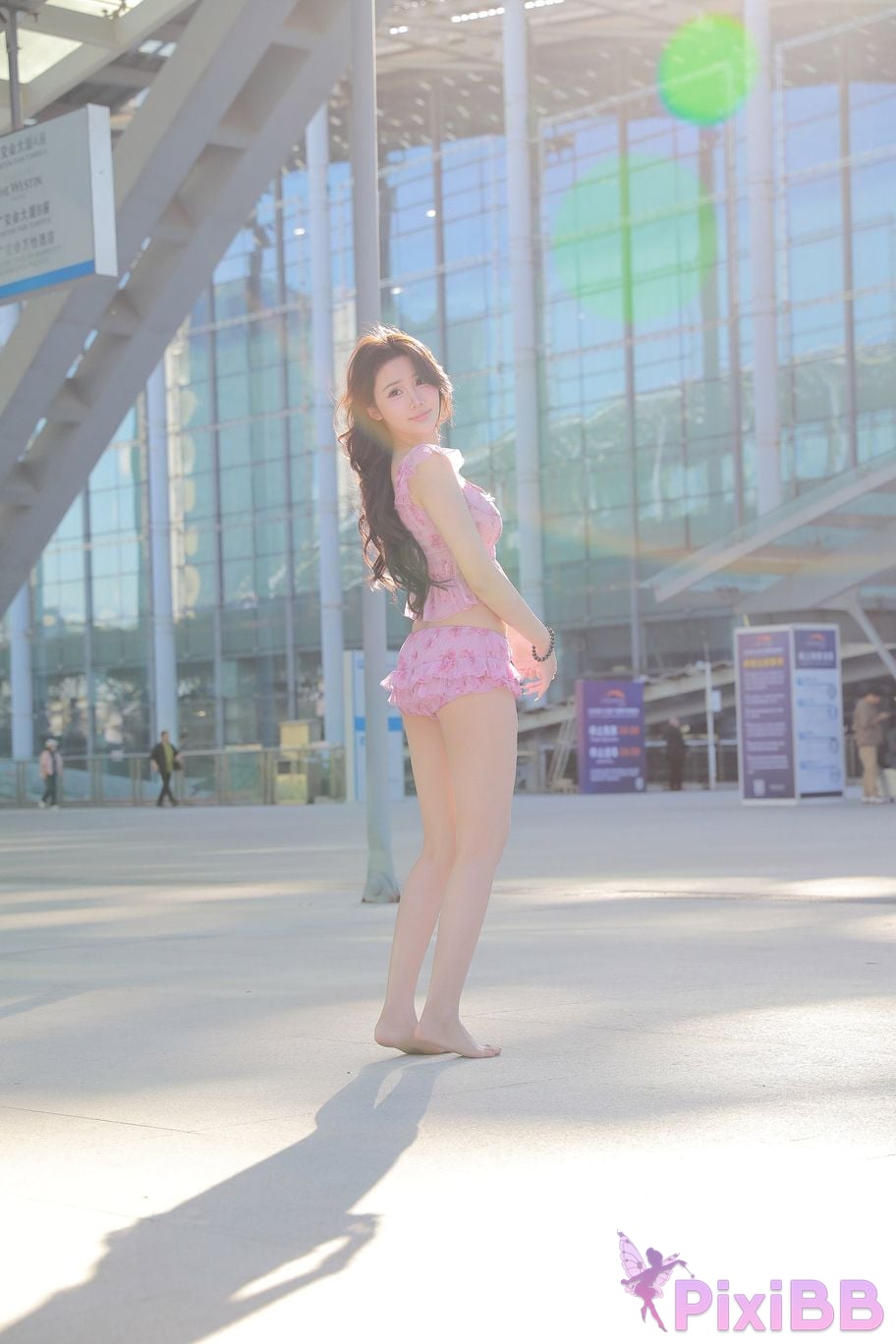 Featured Street Photography Works No.5757 Sexy pink hot pants Xiao Sijia PixiBB.COM 082