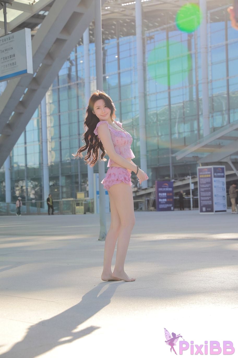 Featured Street Photography Works No.5757 Sexy pink hot pants Xiao Sijia PixiBB.COM 084