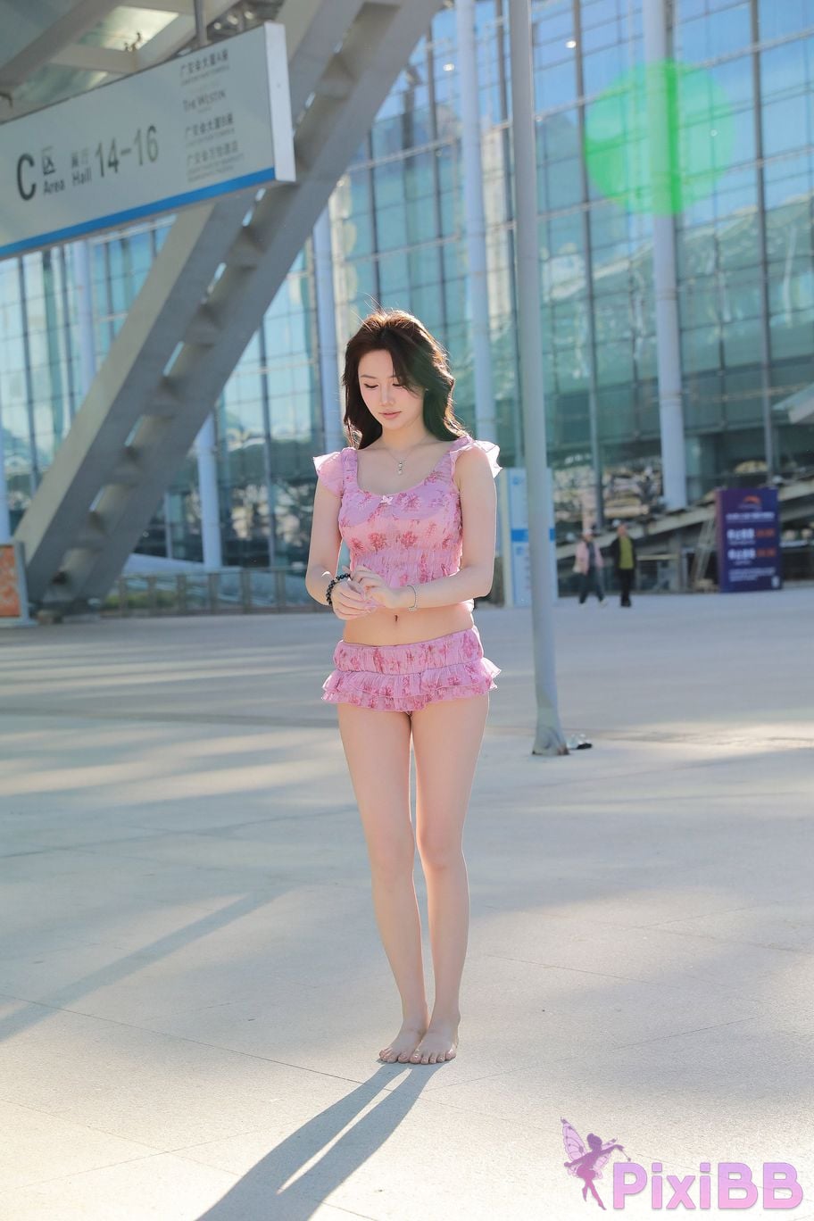 Featured Street Photography Works No.5757 Sexy pink hot pants Xiao Sijia PixiBB.COM 085