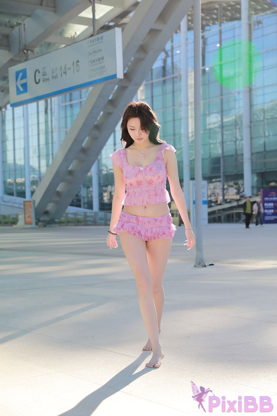 Featured Street Photography Works No.5757 Sexy pink hot pants Xiao Sijia PixiBB.COM 088