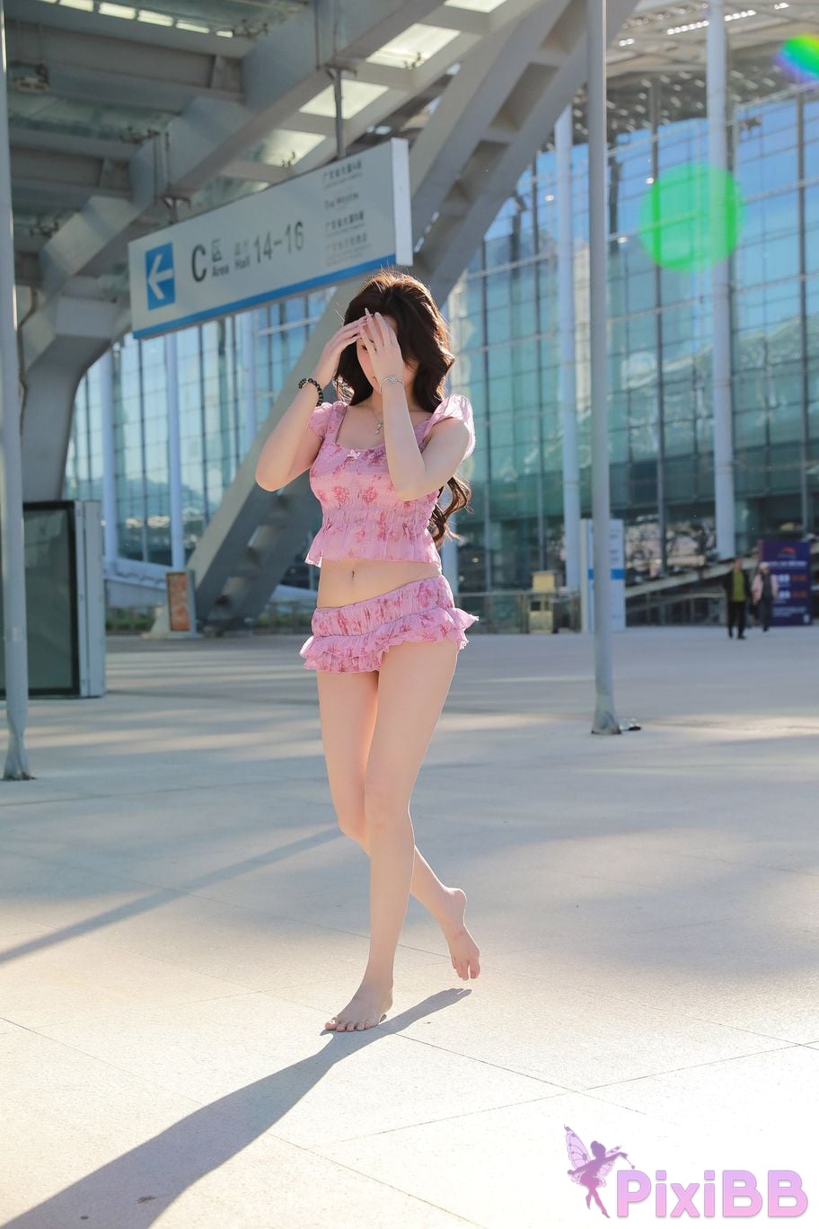 Featured Street Photography Works No.5757 Sexy pink hot pants Xiao Sijia PixiBB.COM 092