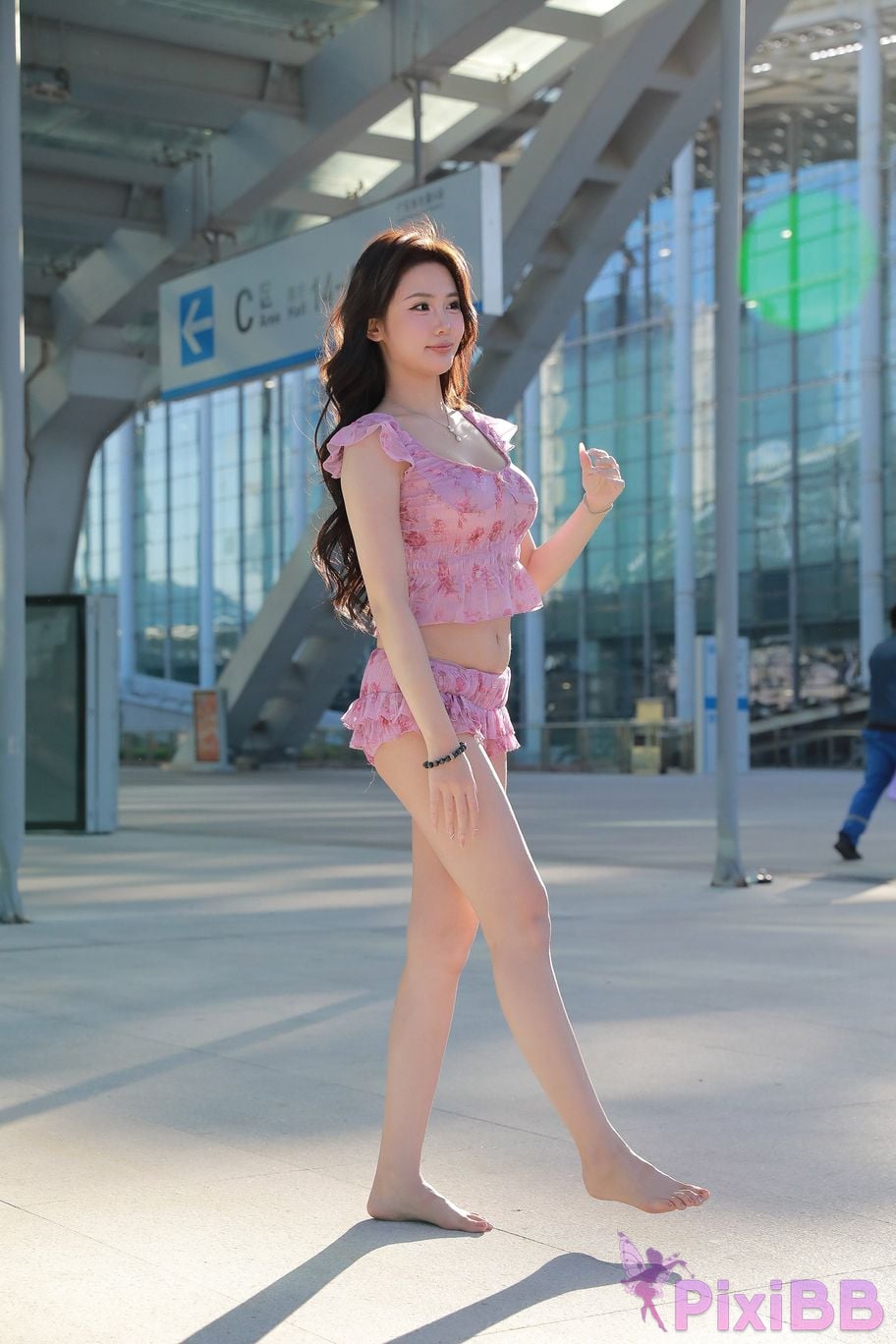Featured Street Photography Works No.5757 Sexy pink hot pants Xiao Sijia PixiBB.COM 129