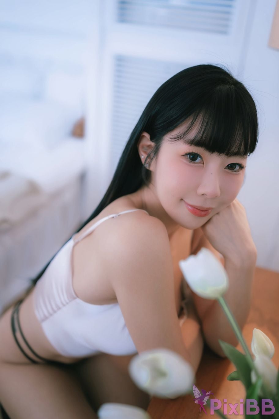 Hayeon Black White PixiBB.COM 001
