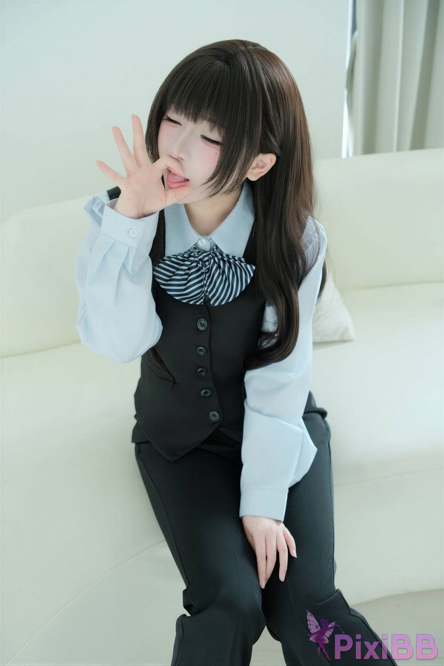Cosplayer walnut cat Kurumineko The secret of silk pants PixiBB.COM 055