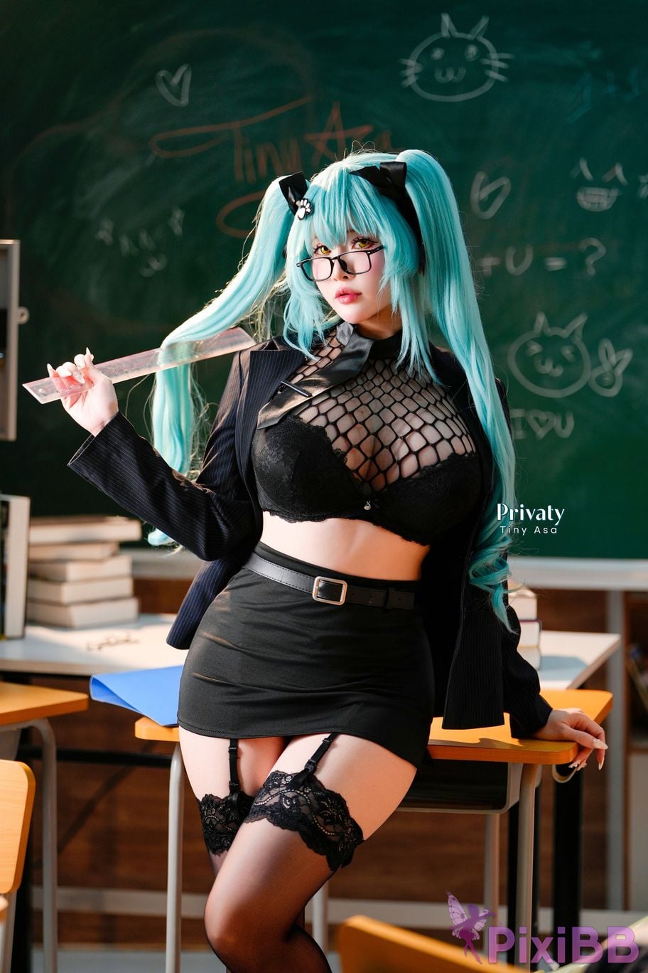 Cosplayer Tiny Asa Privaty NIKKE PixiBB.COM 009