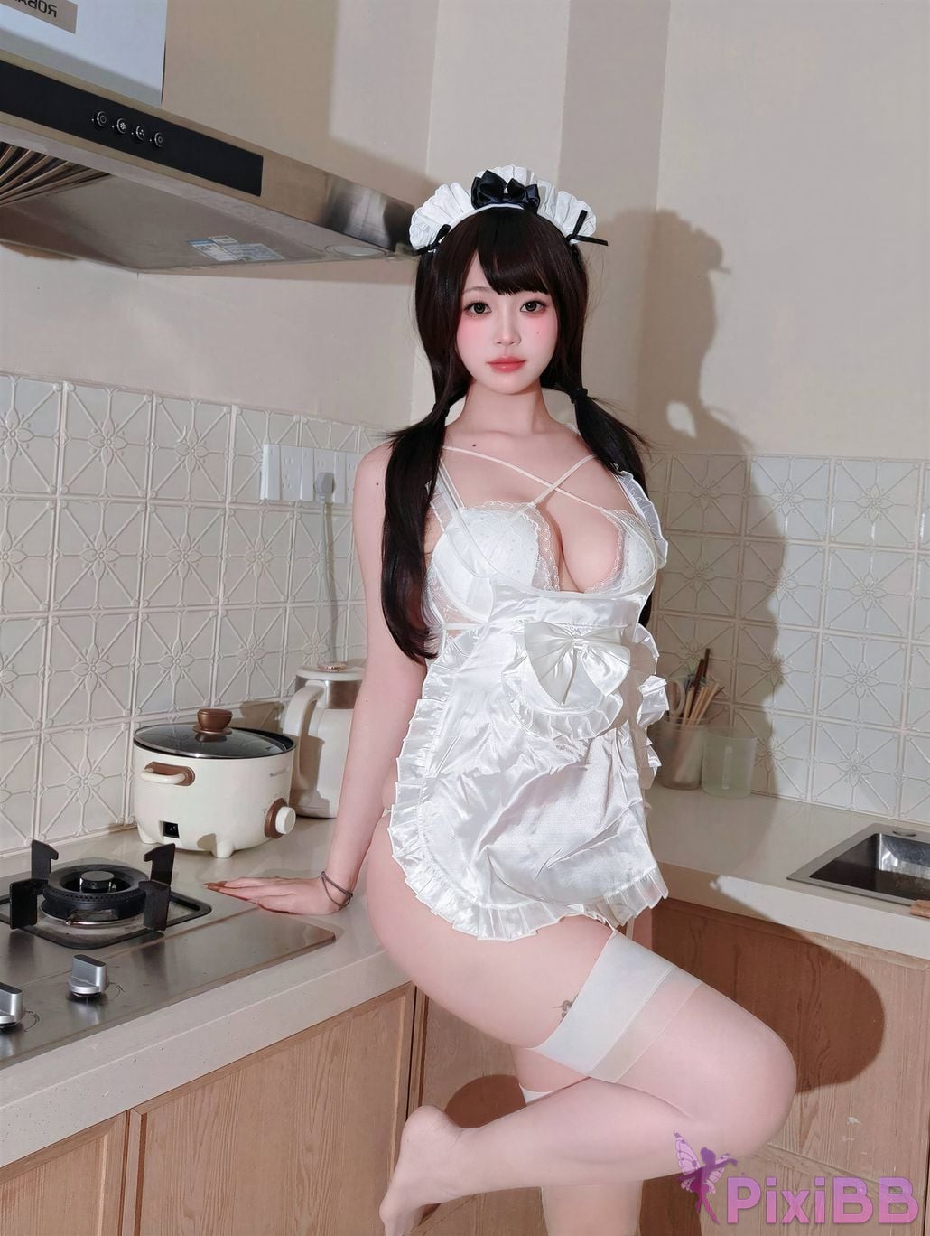 Cosplayer Mochi is delicious white lace maid PixiBB.COM 036