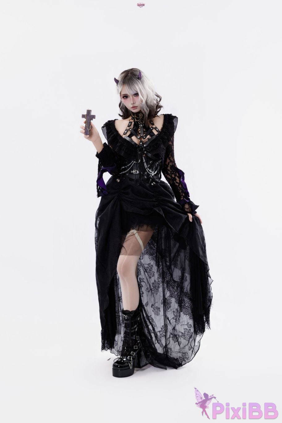 Cosplayer Qiqi be good Witchs Feast PixiBB.COM 001