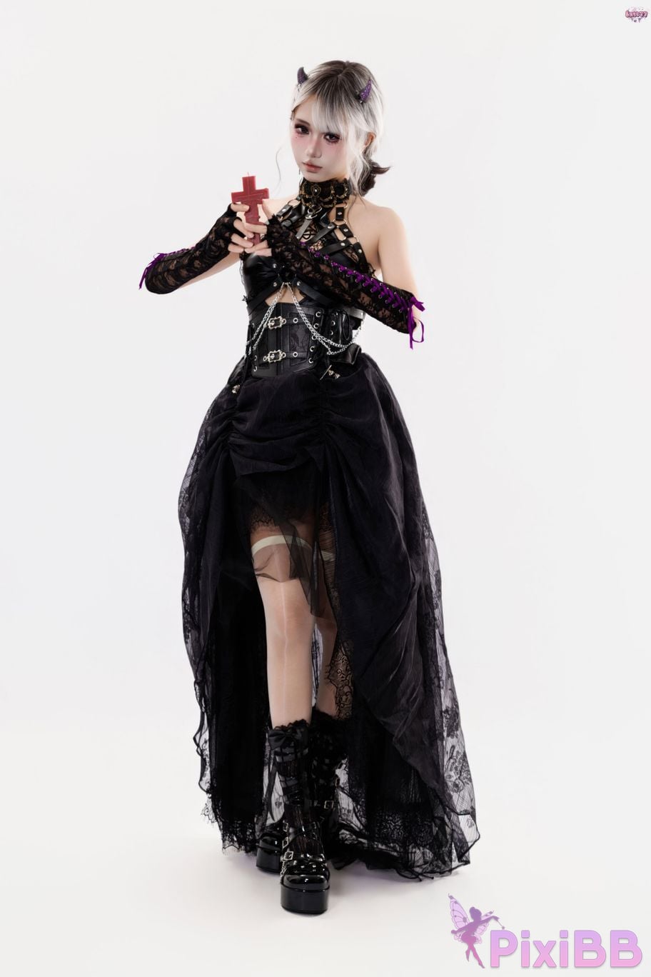 Cosplayer Qiqi be good Witchs Feast PixiBB.COM 048