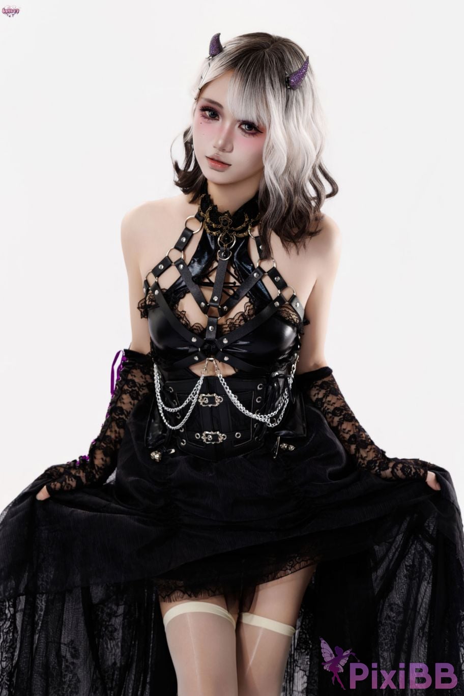 Cosplayer Qiqi be good Witchs Feast PixiBB.COM 061