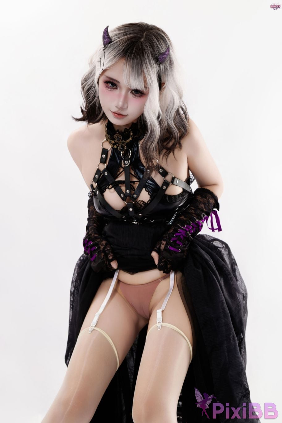 Cosplayer Qiqi be good Witchs Feast PixiBB.COM 081