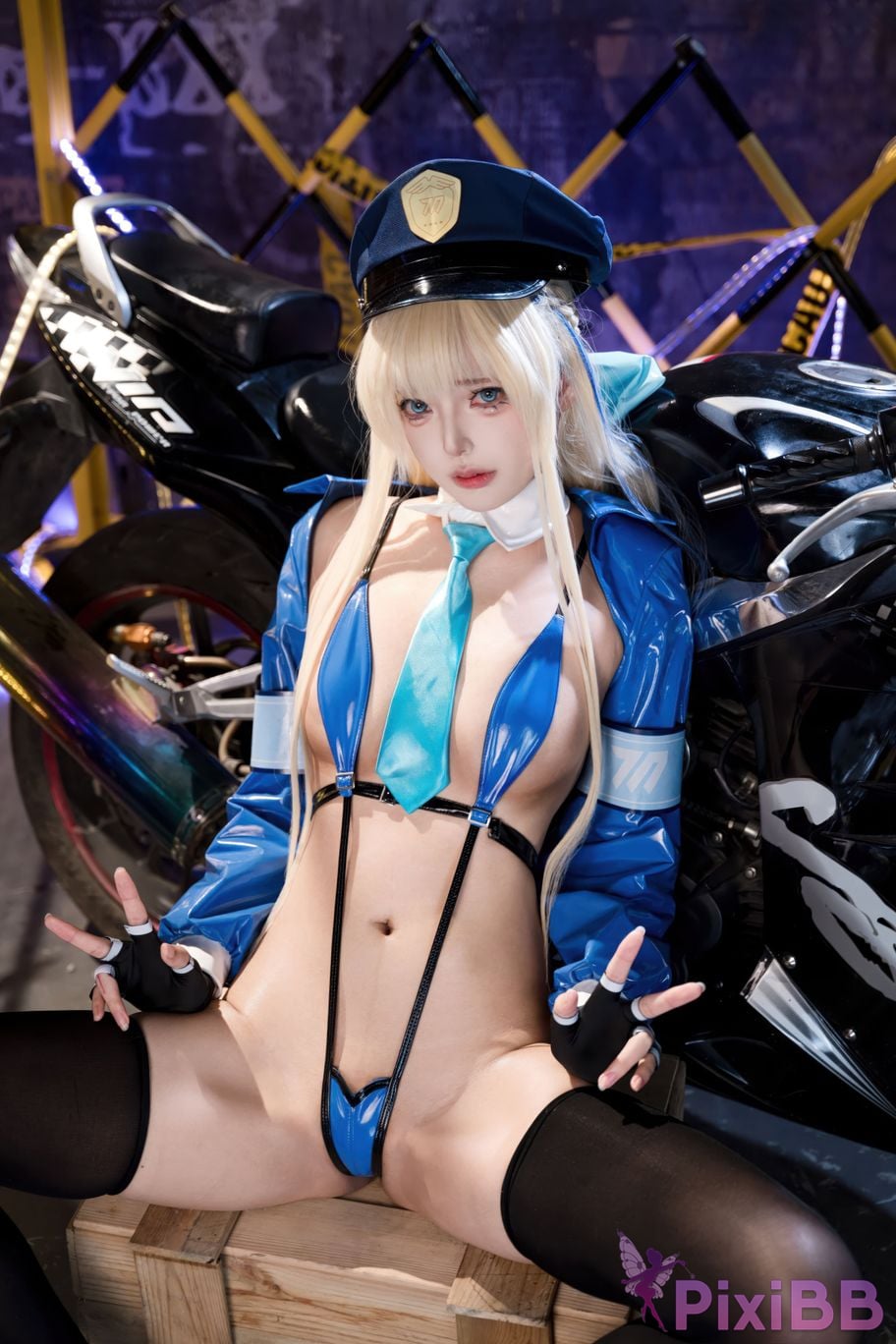 Cosplayer Your face is round and Flying Birds Horses TOKI policewoman fanfic PixiBB.COM 064