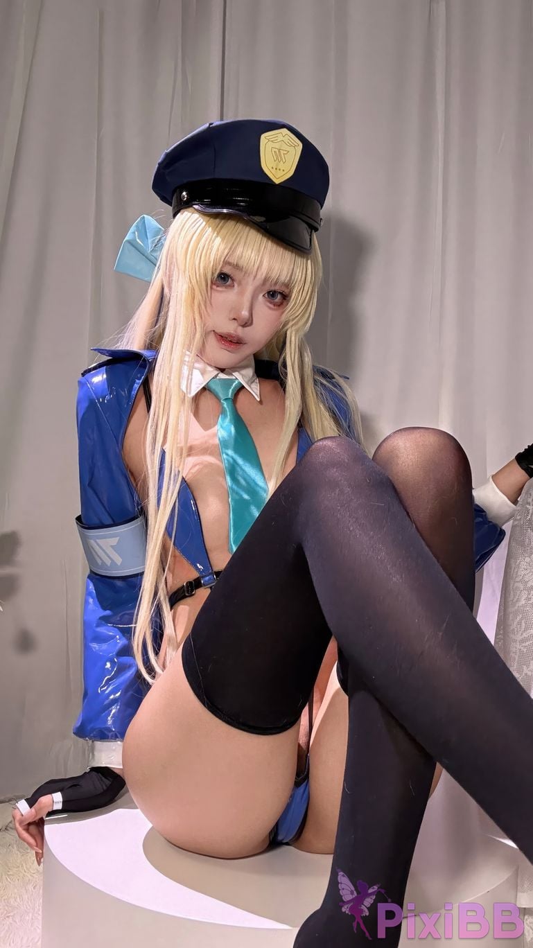 Cosplayer Your face is round and Flying Birds Horses TOKI policewoman fanfic PixiBB.COM 077