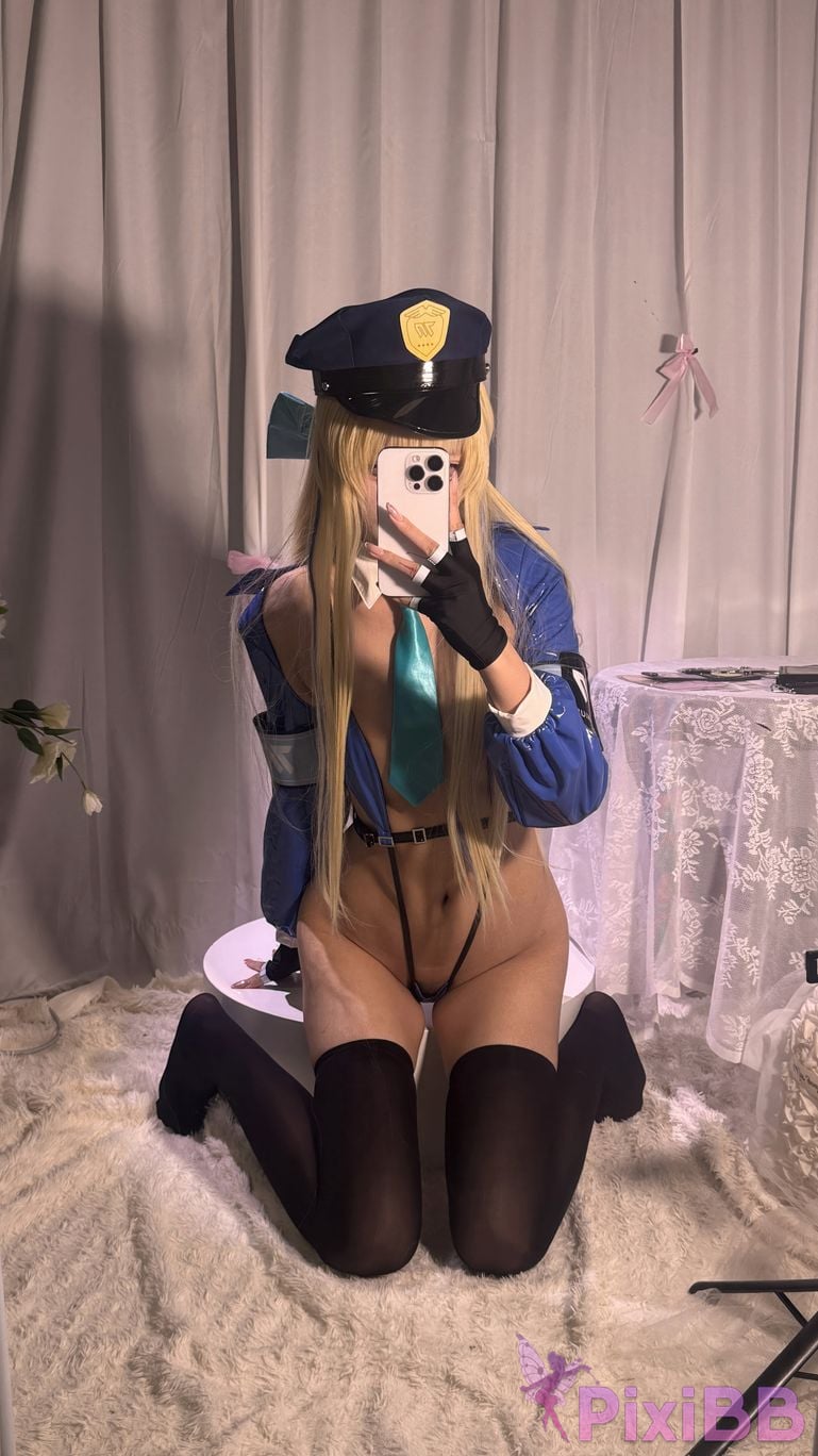 Cosplayer Your face is round and Flying Birds Horses TOKI policewoman fanfic PixiBB.COM 100