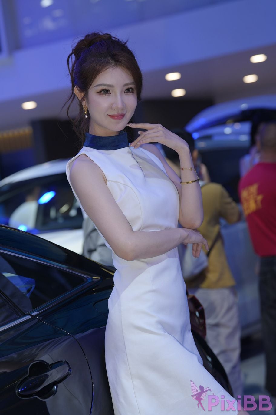 Featured Street Photography Works No.5766 An elegant girl in a white dress wing PixiBB.COM 033