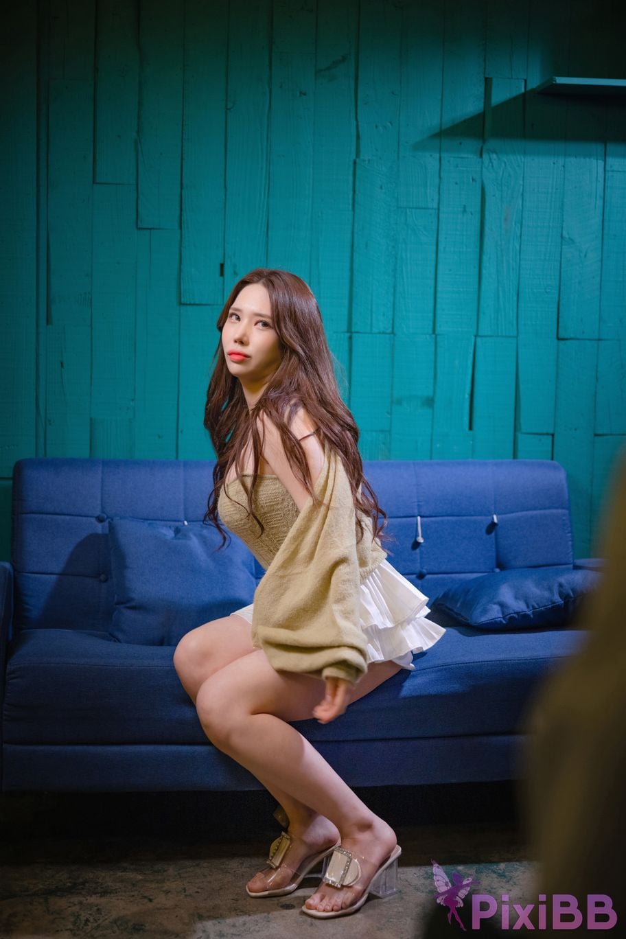 BUNNY Hani A Naked Interview PixiBB.COM 002