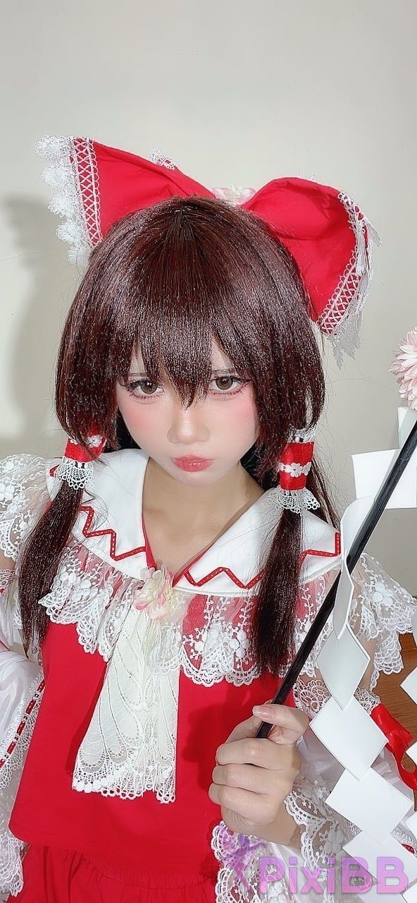 Coser PoppaChan Reimu Hakurei PixiBB.COM 043