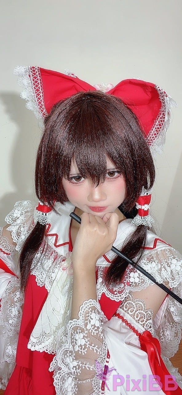 Coser PoppaChan Reimu Hakurei PixiBB.COM 051