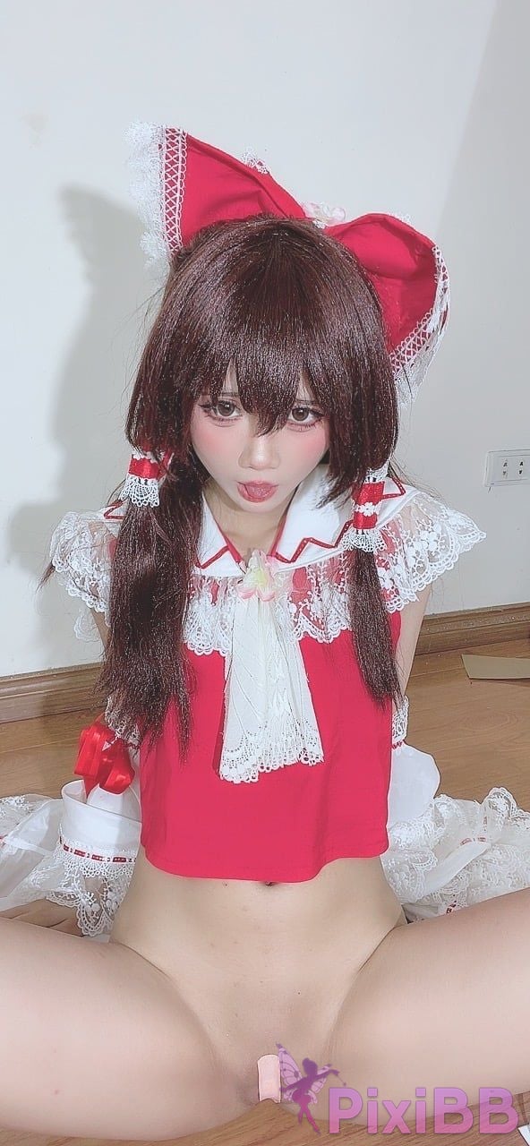 Coser PoppaChan Reimu Hakurei PixiBB.COM 098